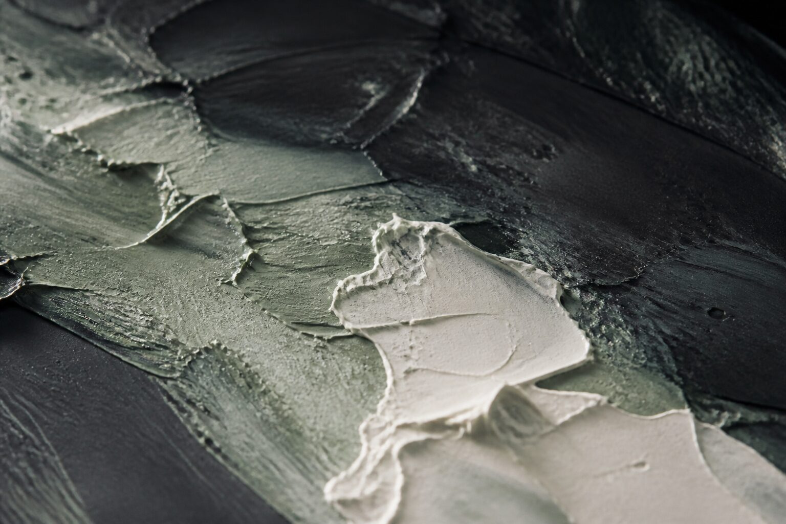 Détail texturé d'un tableau abstrait fait main, peinture au couteau